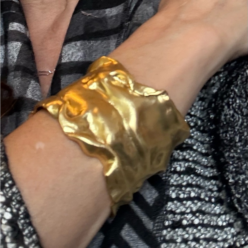 Karine Sultan Roman Column cuff bracelet - Picture 4 of 9